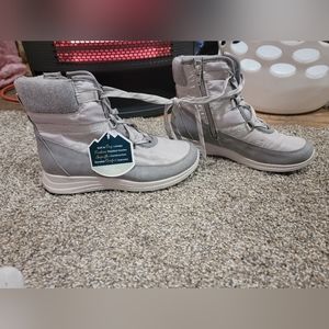 Womans boots